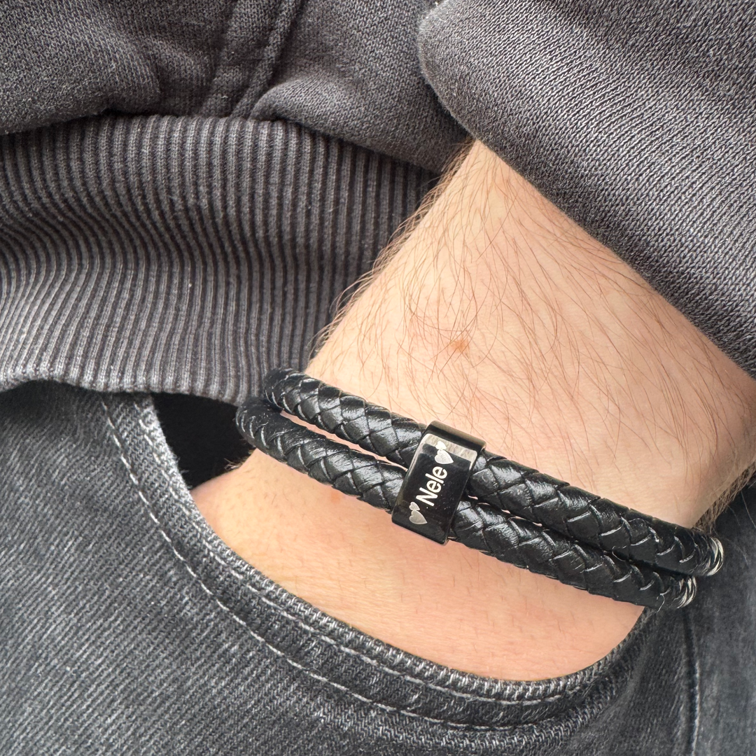 Lederarmband mit gravierten Beads
