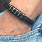 Lederarmband mit 5 gravierten Beads